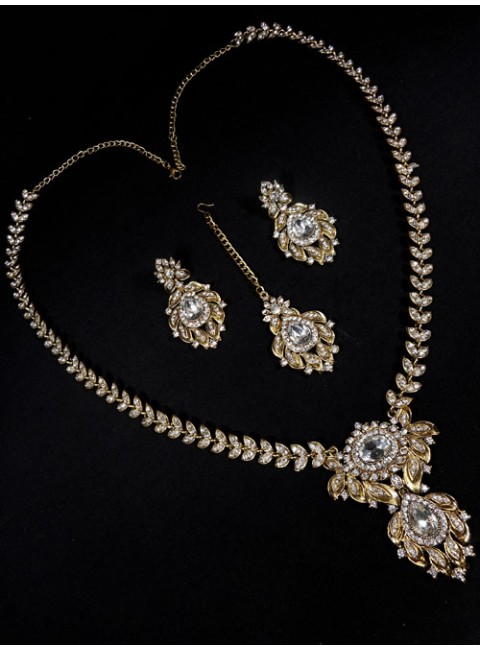 Stonestudded Jewelry Set